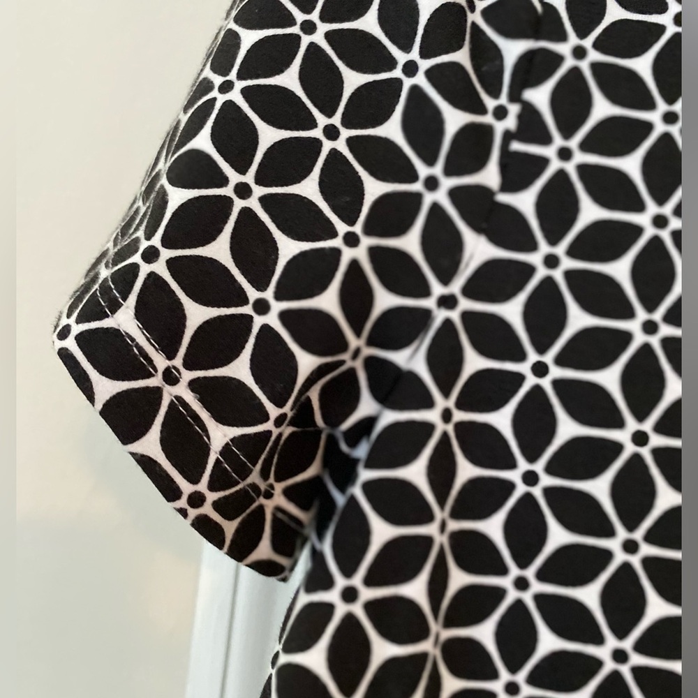 Anne Klein Black and White Fitted Short Sleeve Tee. Small. Adorable cotton NWT - Picture 3 of 11